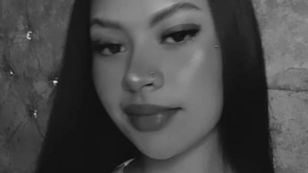 Everything feels better here - video od modelky/modela EimiLara