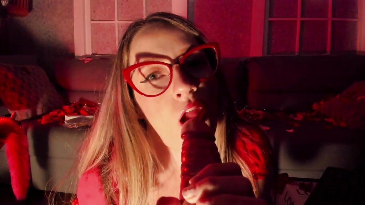 It feels so good when I suck you.