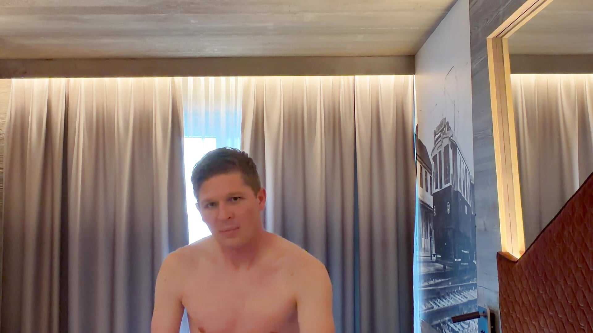 Geil gefickt Doggy Styl im Hotel - video by Busenwunder1280 cam model