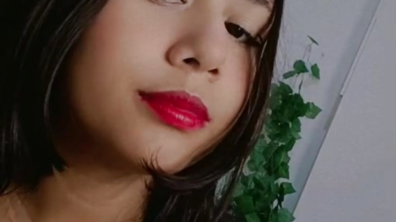 WhatsApp Video 2026-04-14 at 10,11,27 PM - video oleh model kamera kandyerd