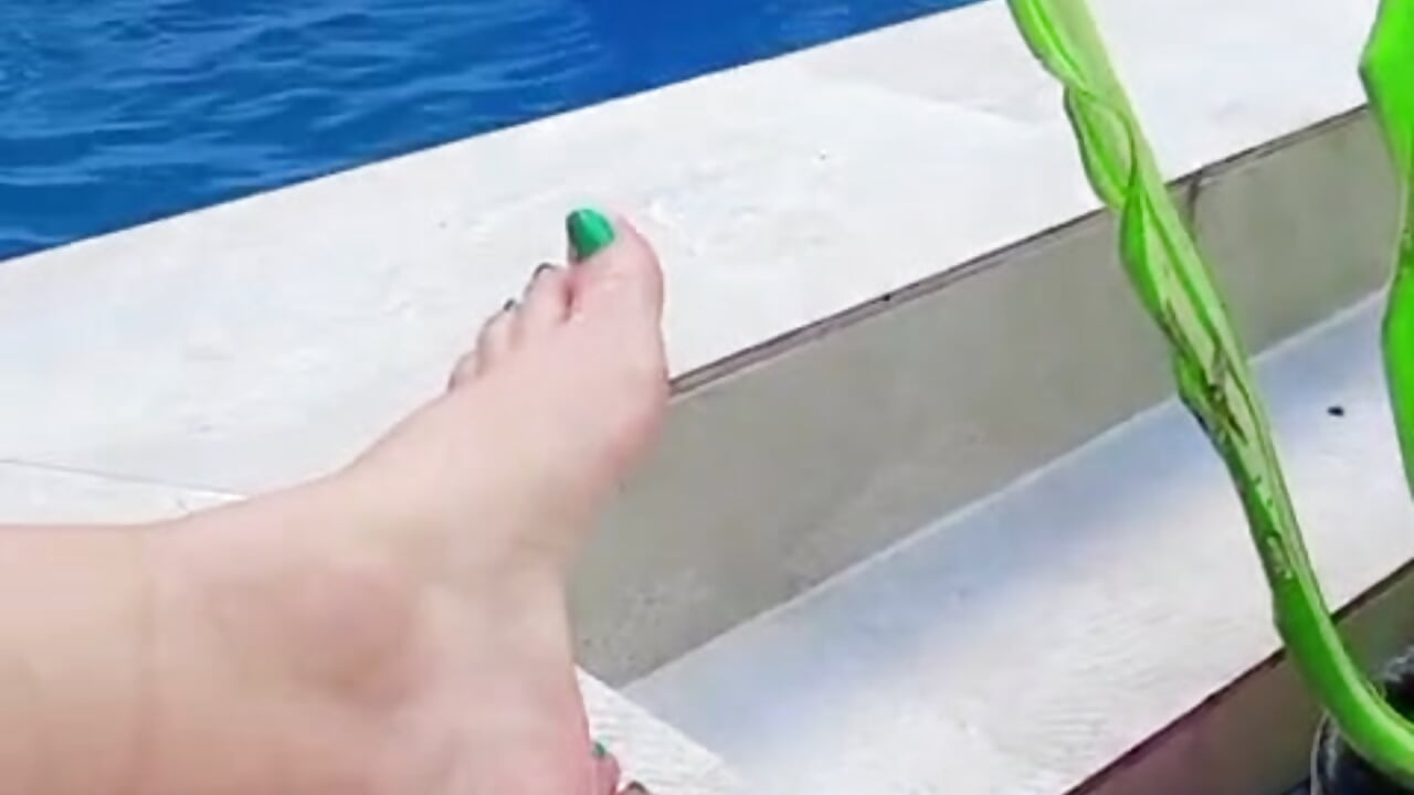 I love and enjoy my feet. – видео вебкам-модели Sussan_keller