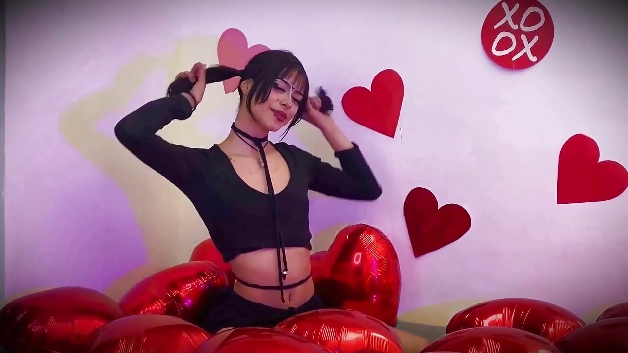 WELCOME TO MY WORLD - video của người mẫu cam emma_cg