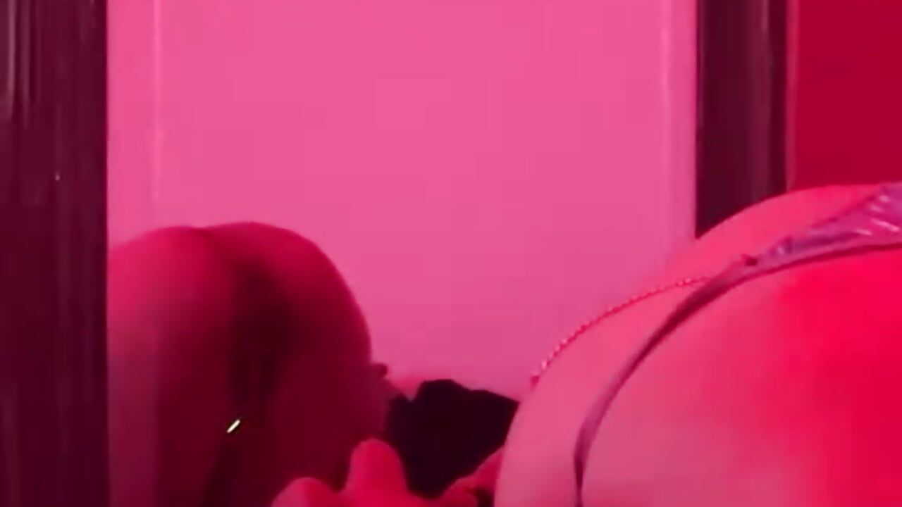 A DELICIOUS BLOWJOB FOR A GOOD FRIEND 👅💦