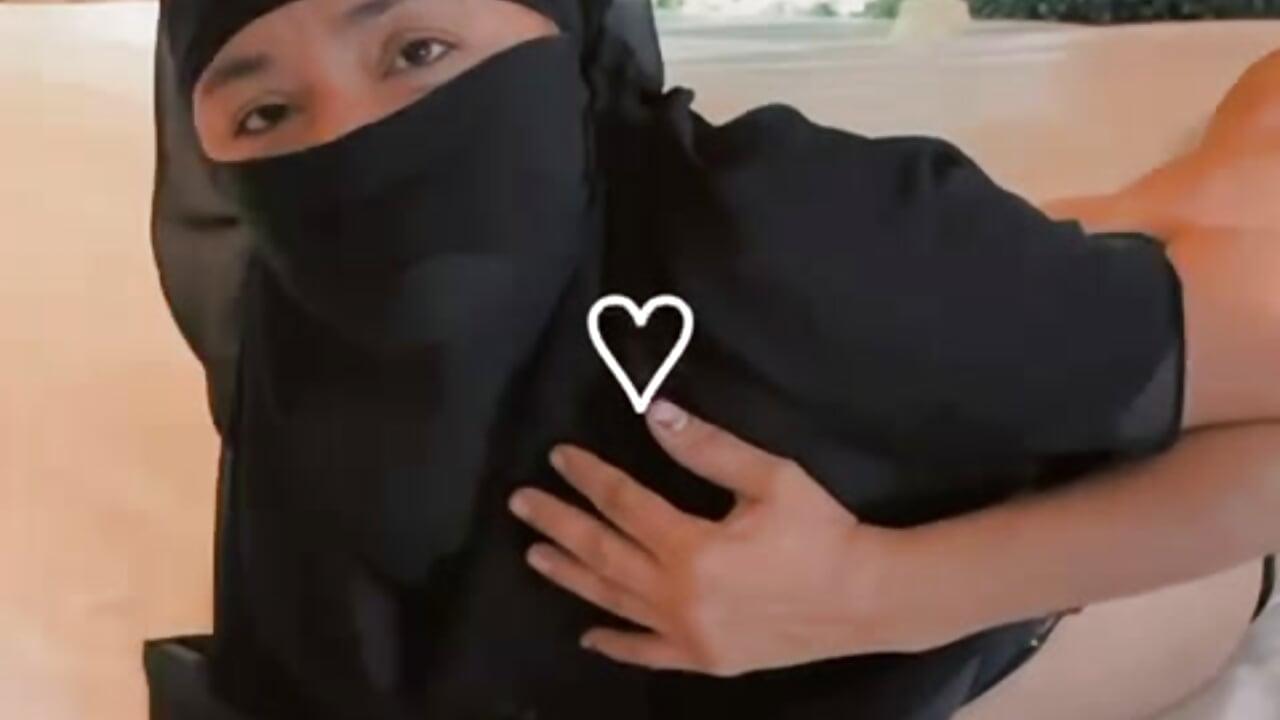 WhatsApp Video 2026-02-11 at 6,51,38 AM - ক্যাম মডেল ALANA_HADI-এর ভিডিও