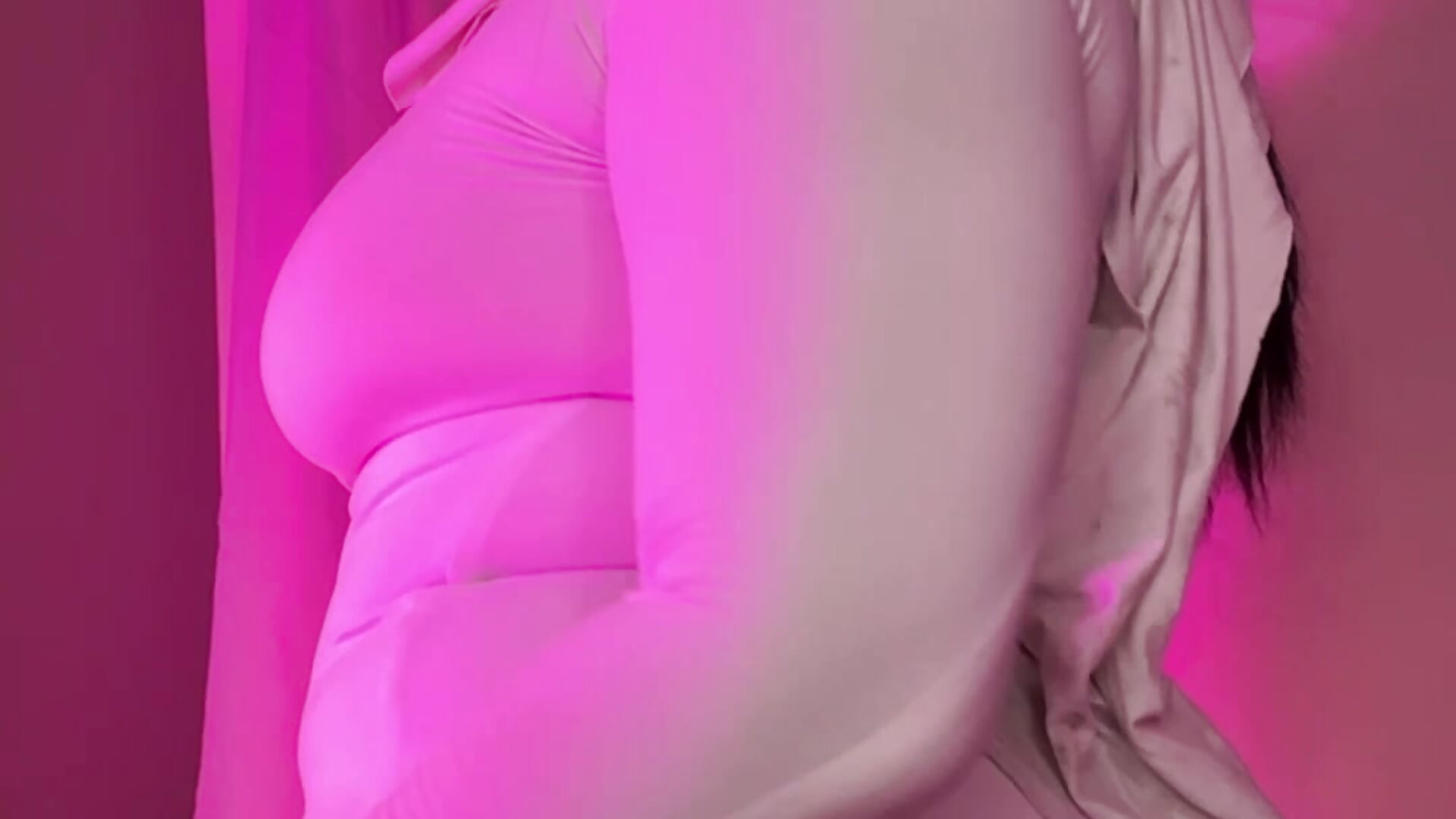 New here 🩷🎀 - Vídeo de Zahra_Faris, modelo de vídeos