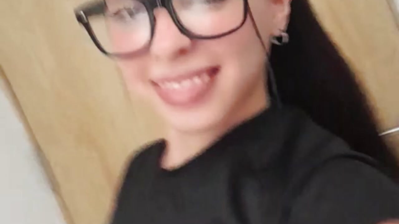 con o sin anteojos? que dicen... – video modela na kameri violetazein7