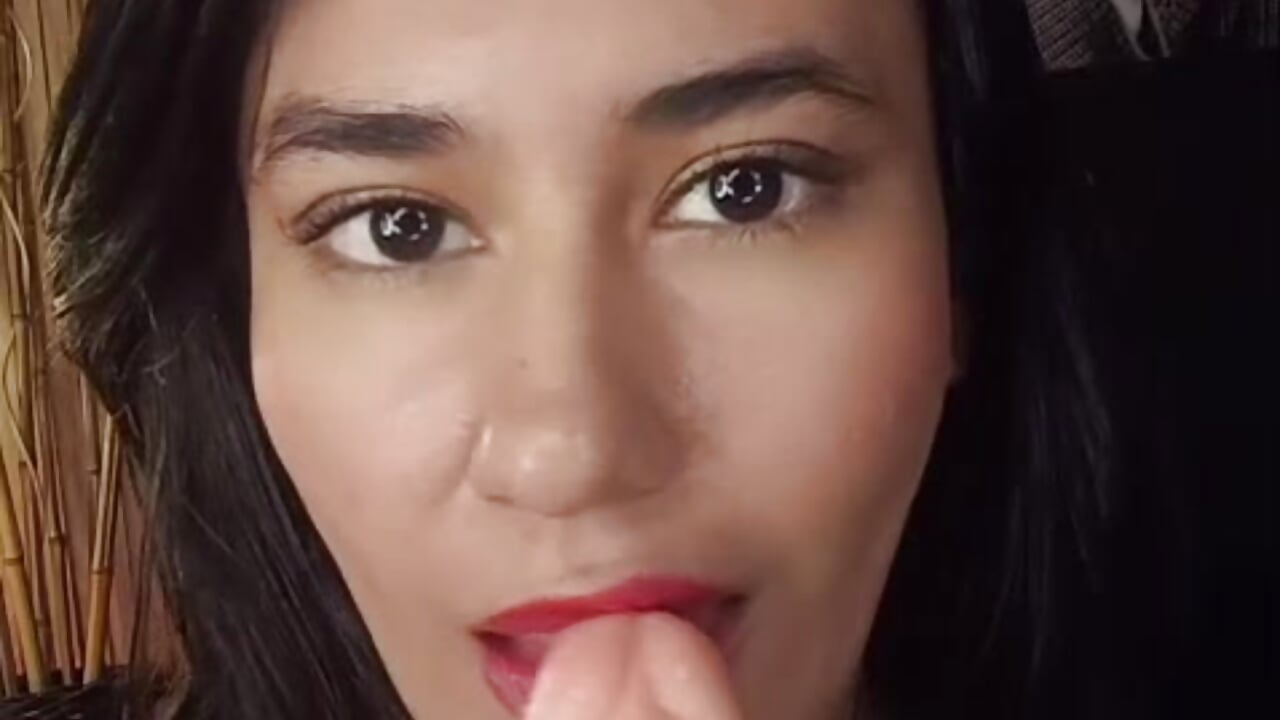 I'm curious to know how big your cock - فيديو من Victoria_1126 موديل الكام