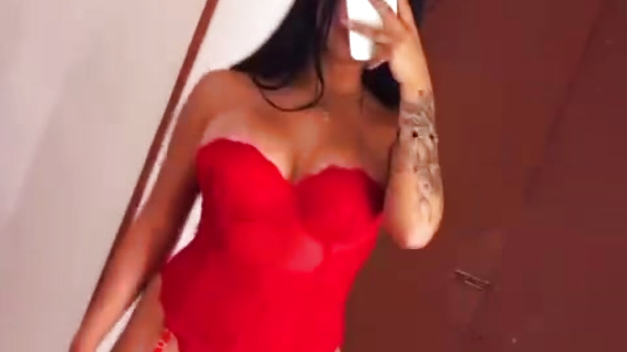 Mm red girl♥ – video modela na kameri vaelina_angels
