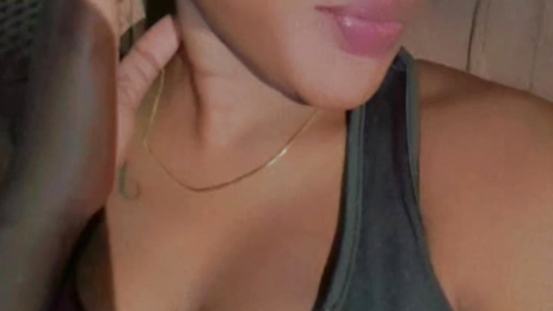 1000512396 – video af IslandTease cam-model