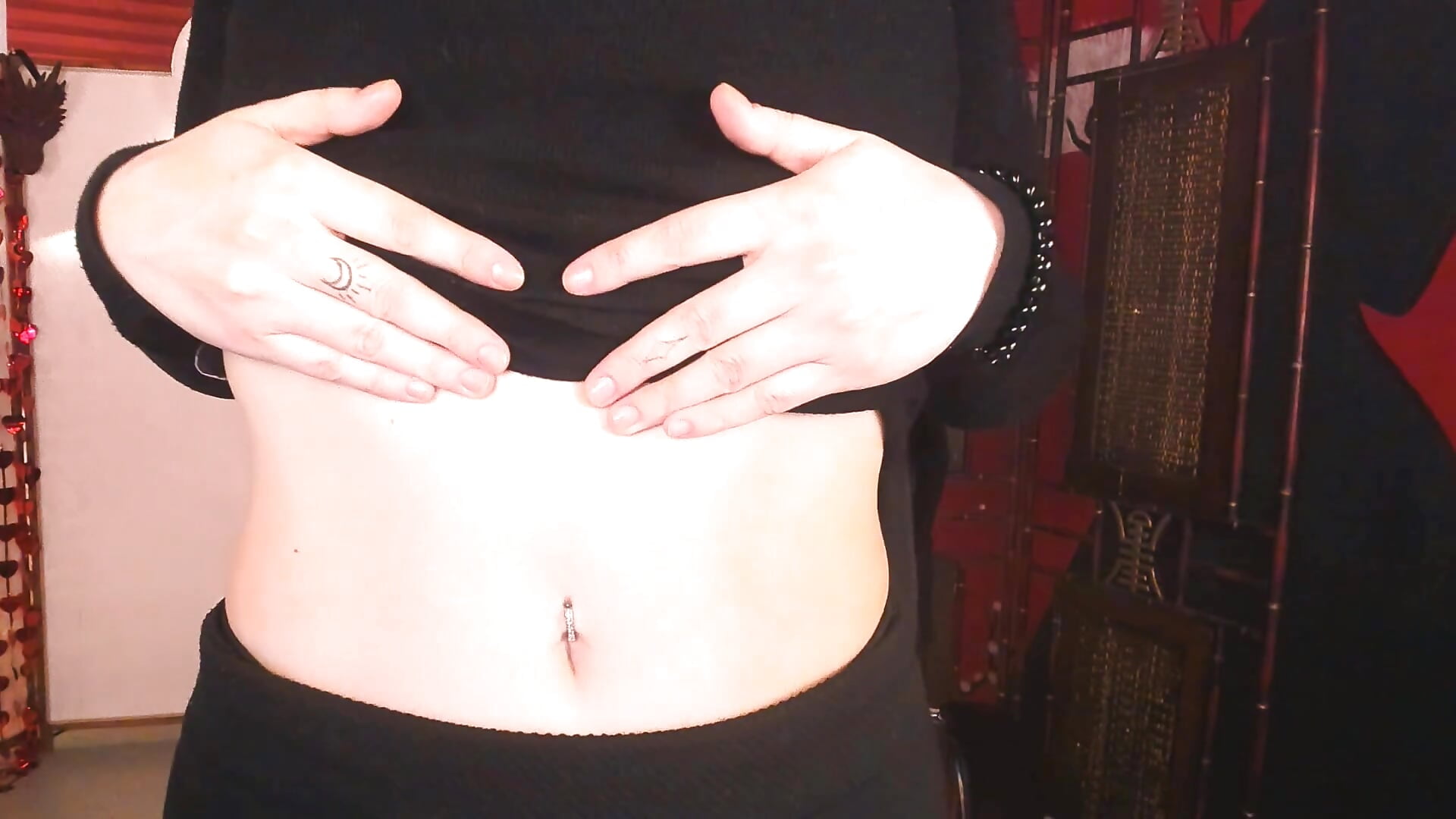 Piercings! – video modela na kameri annadoyle