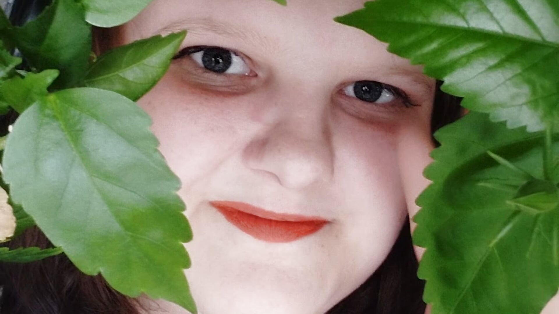 Hello :3 - video của người mẫu cam Freya_Ethel