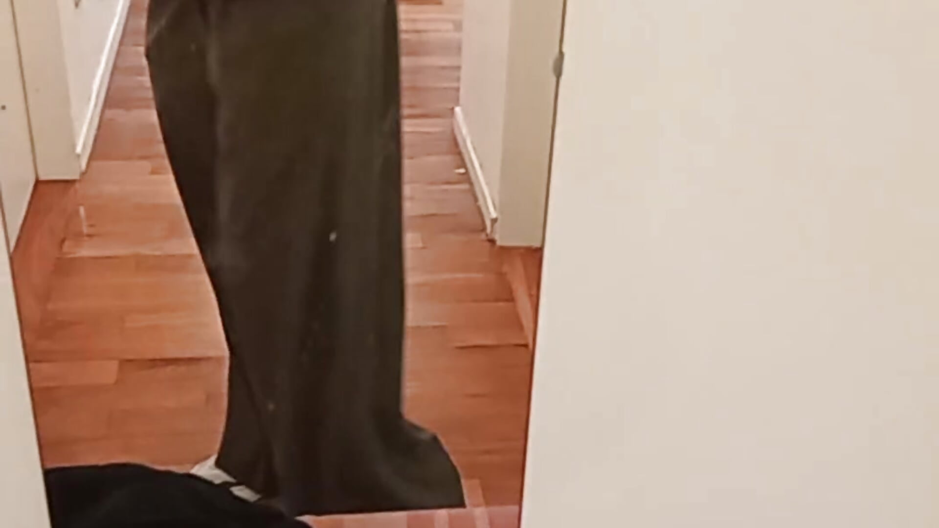 Mirror - video oleh model kamera Beautyfoot