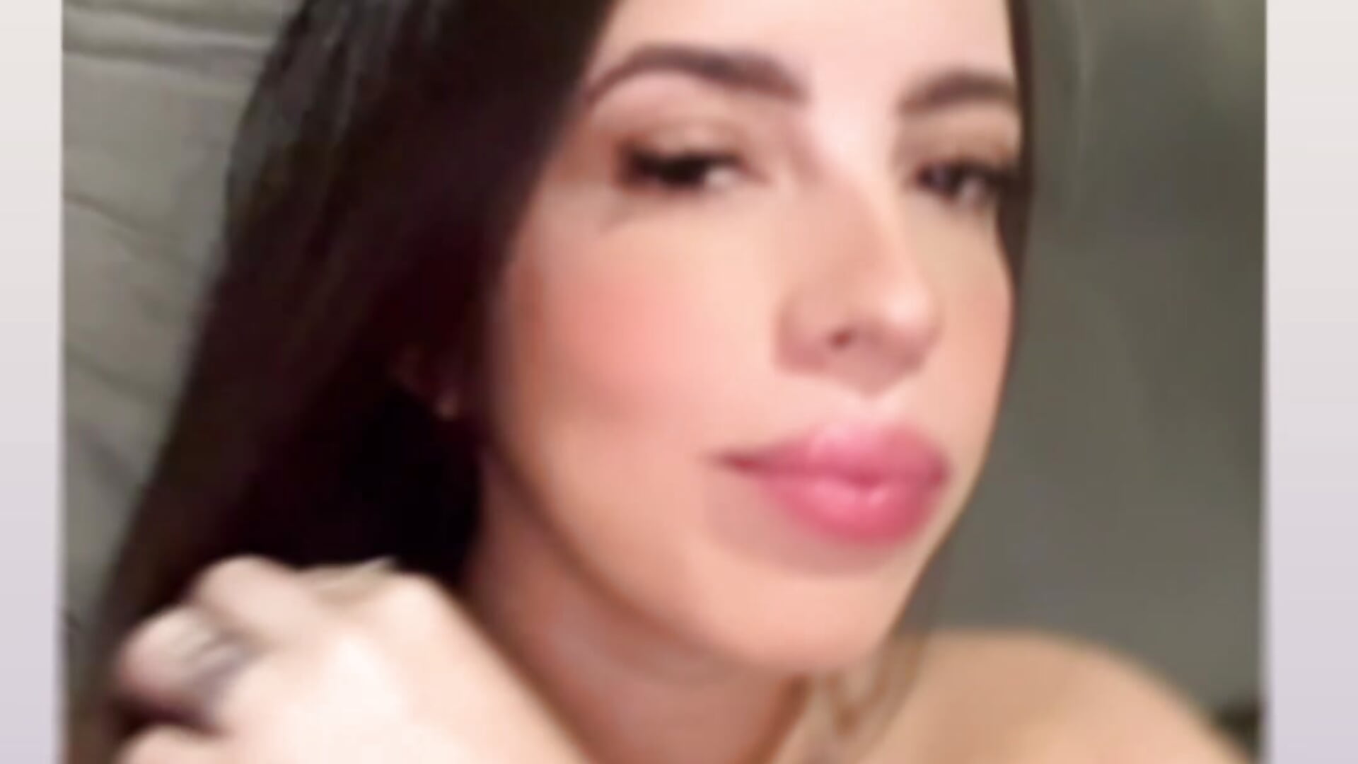 63DD8E90-4060-430F-9F04-5B078E4A7EA8 - Vídeo de Larinhap, modelo de vídeos