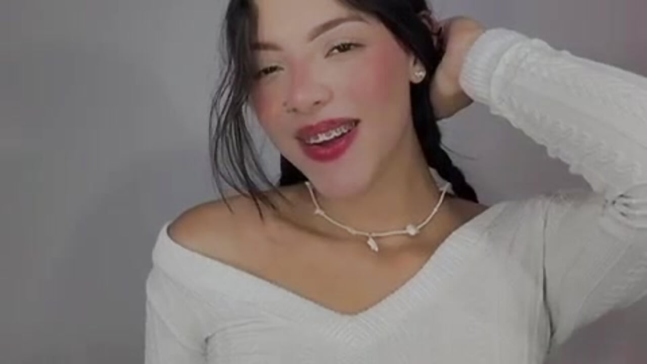 mi primer canto jajaja - video của người mẫu cam lovely_eimy