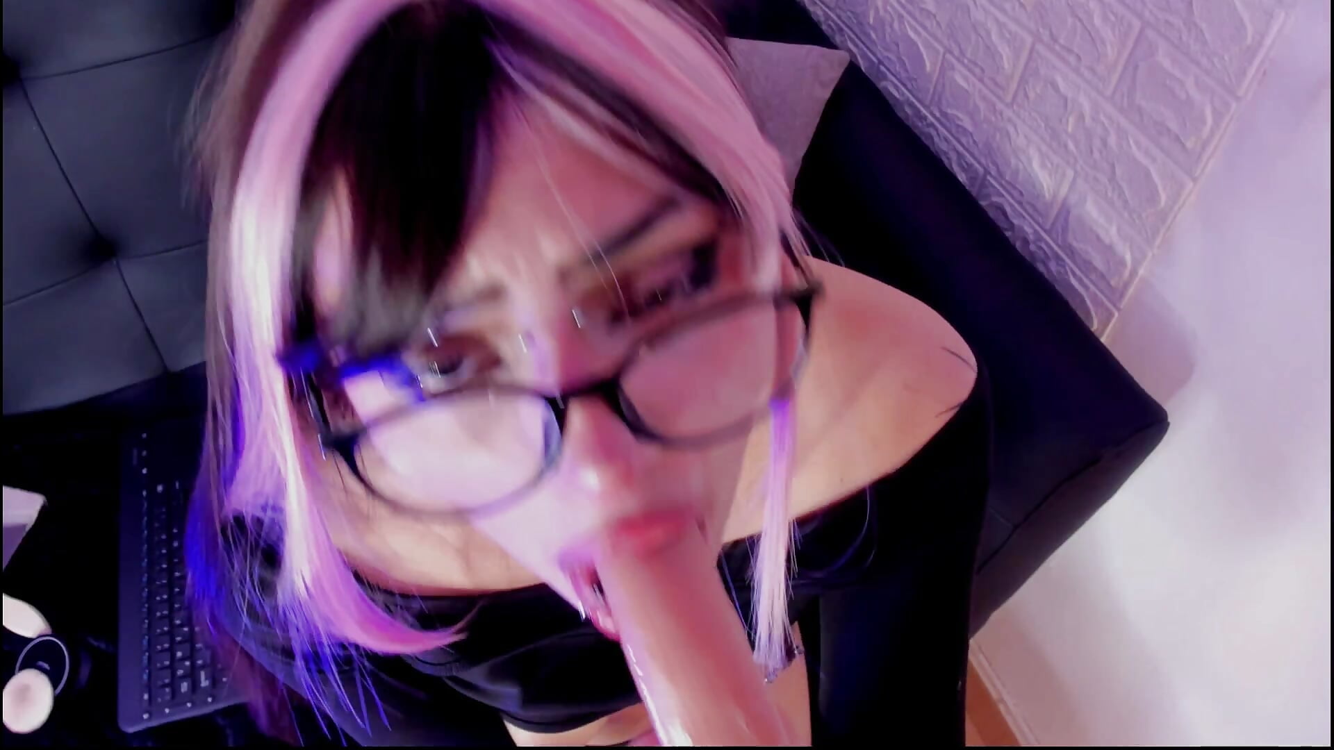 I love to taste your cock - vídeo de Kai_sps modelo de câmara