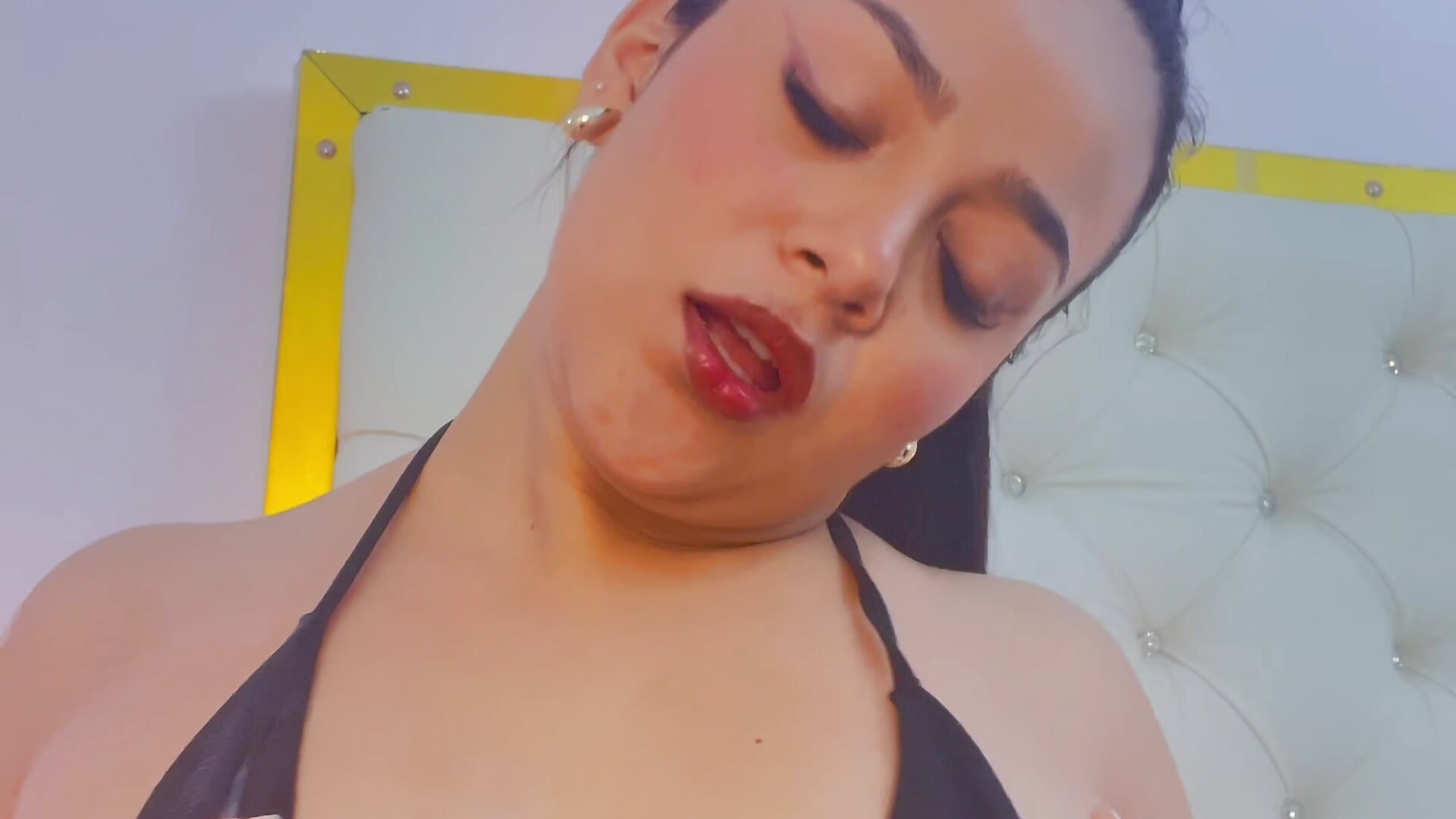 Your cum no my boobs si delicious – video af Lia_Latte cam-model