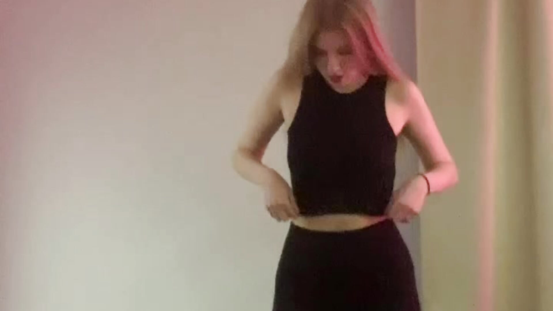 Hello everyone! It's me ♥︎ - video của người mẫu cam Kelly__White