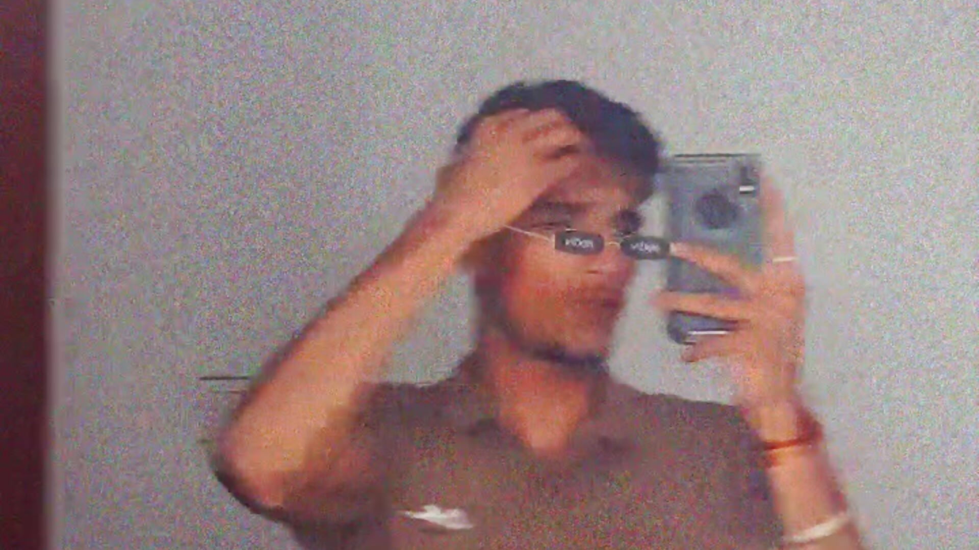 Hey 👋 - فيديو من kaushikhotty موديل الكام