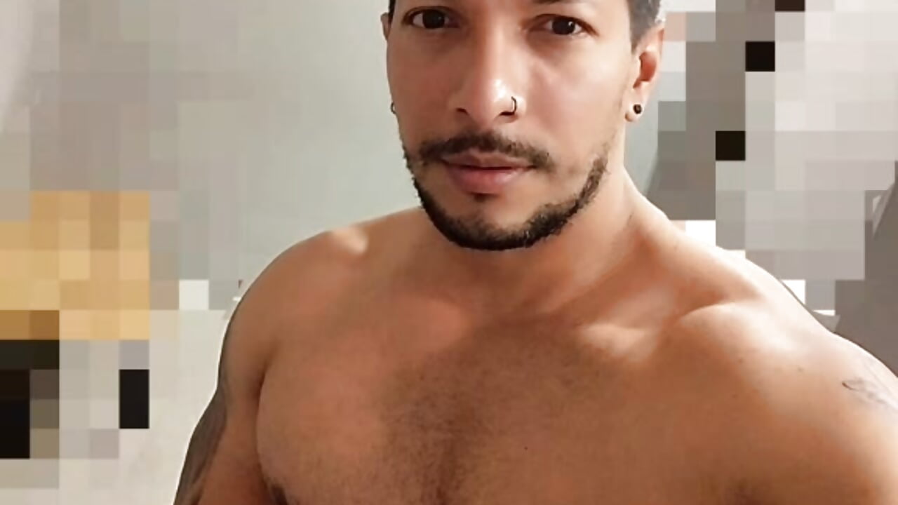 2060f7b2496f1a6f4bb8601844d02997 - clip cu Jesusluis model videochat