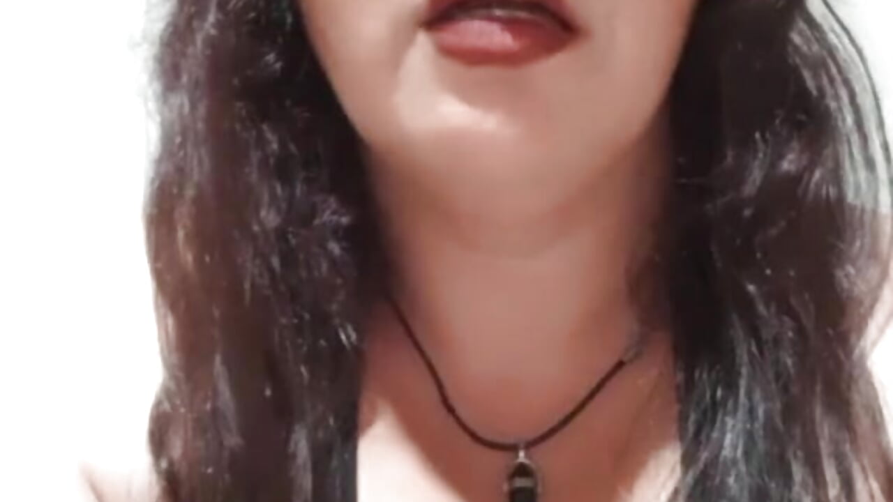 1000070393 – video modela na kameri _Saraqueen