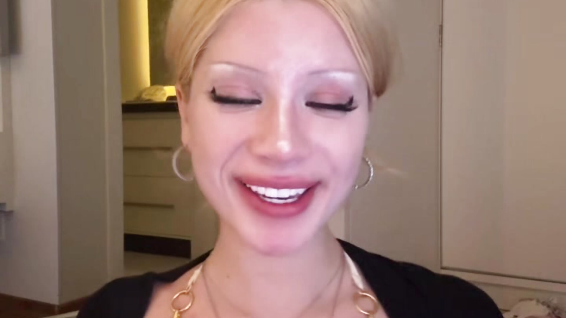 3b3de727b0084dfe8c8c2b67d3e630e0 - video của người mẫu cam qualitybab