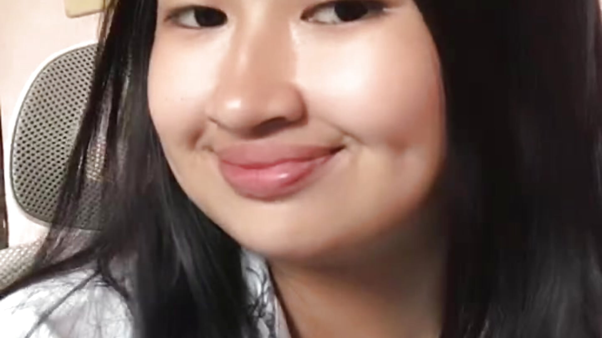 C H A R M - video oleh SheilahKalina kamera model