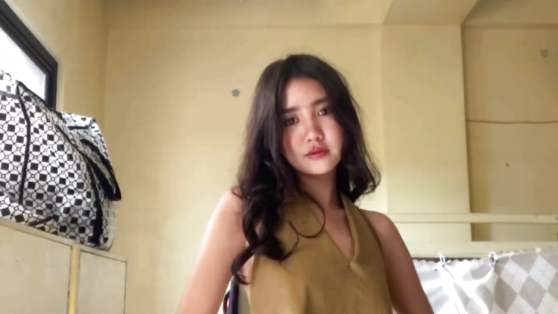 outfit check guys - video oleh RessieAshcroft kamera model