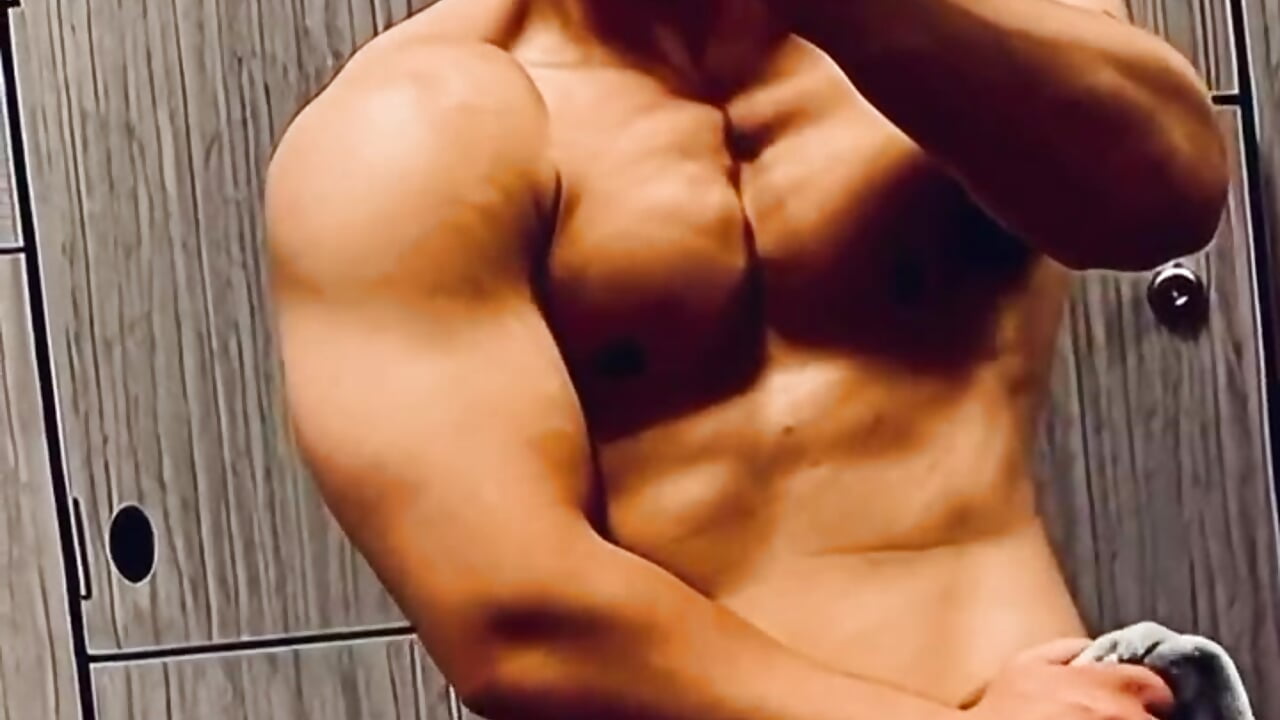 AFTER gym - video van JamesSteel cam-model