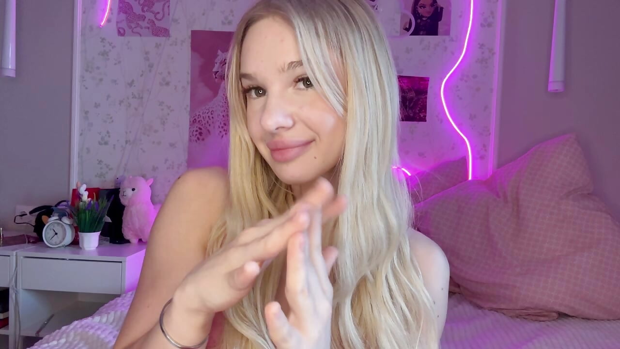 Hand Play - video di Ella_Lane modella di cam