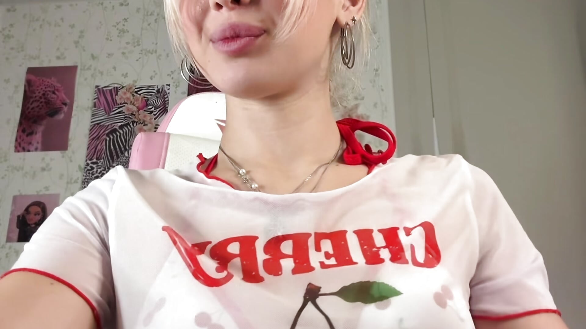 BDSM kit unboxing – video af Ella_Lane cam-model