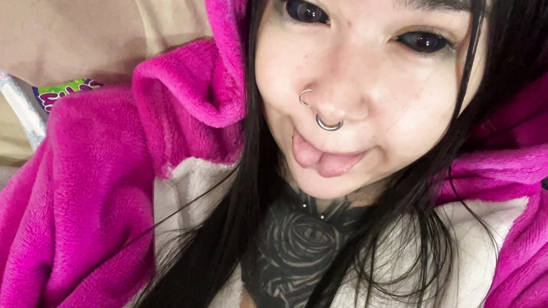 Lengua de serpiente 🐍 - video by alien_eyes09 cam model