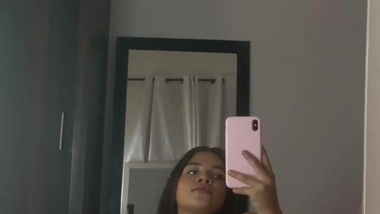 natural - video oleh SofiPetty kamera model