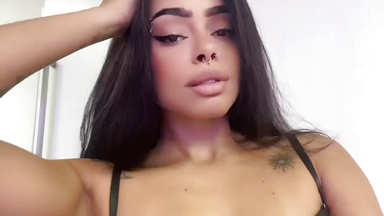 Me - video by Pauline_Clark cam model