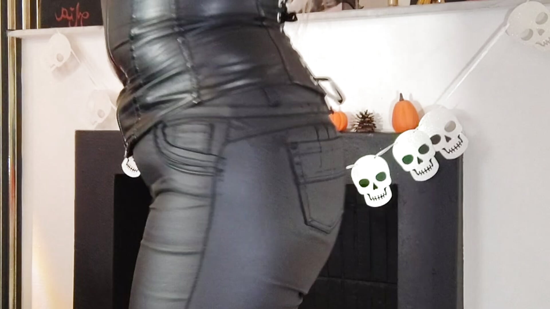 My tatoos 💕 - video của người mẫu cam milf_lilithboneth