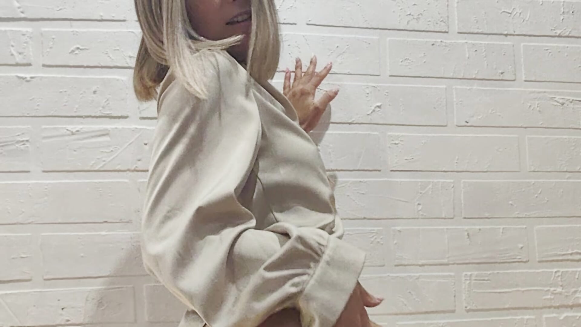 temptation in shawl - video của người mẫu cam IceMayes