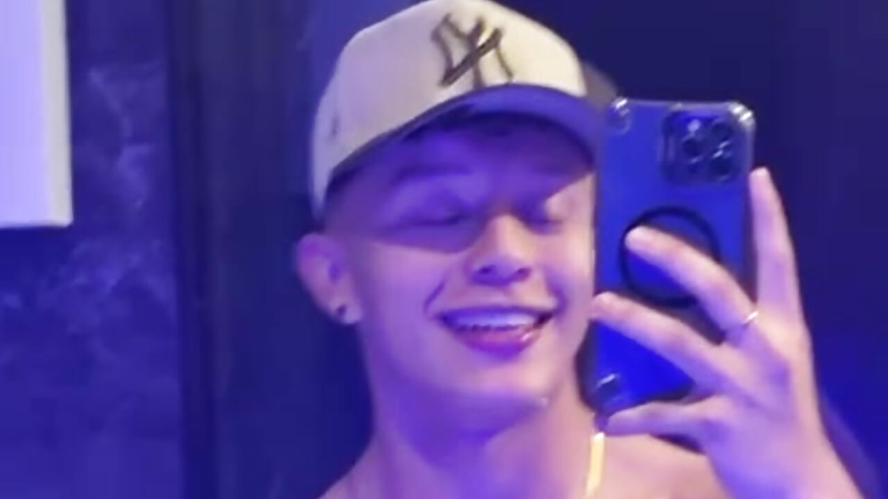 Cool 3 - วิดีโอโดย Dark_Nico โมเดลแคม