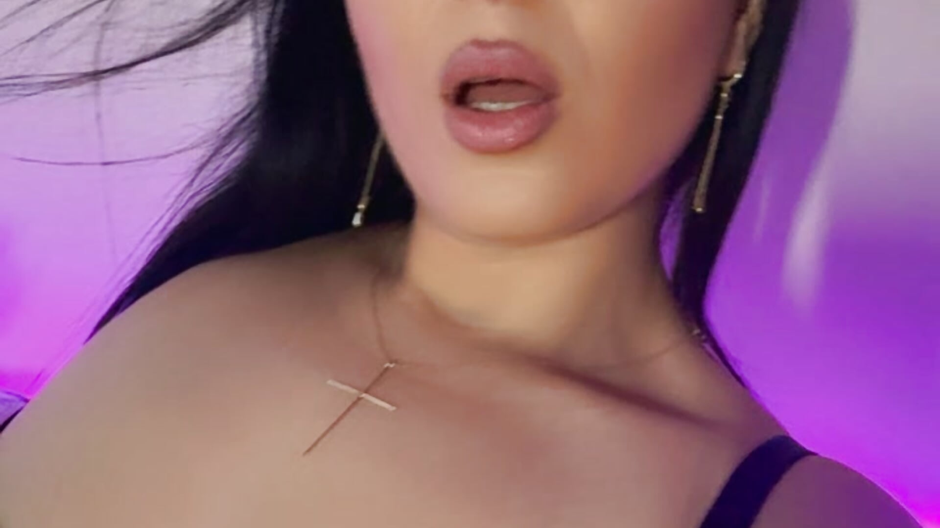 7BD7E795-A10C-474F-8FB6-4208CEE65294 - clip cu LuissaJ model videochat