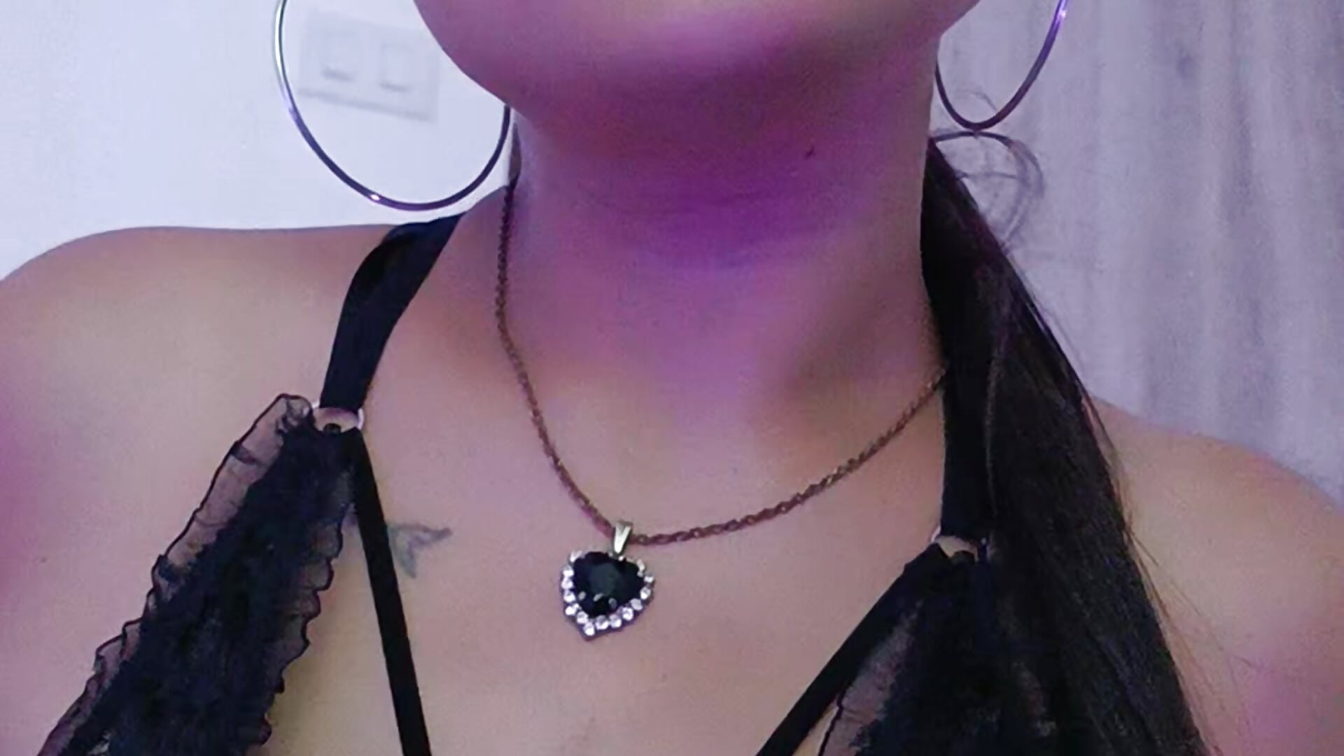 Rain of milk 🫣🤭🥛 - video by tiifany_lopez cam model