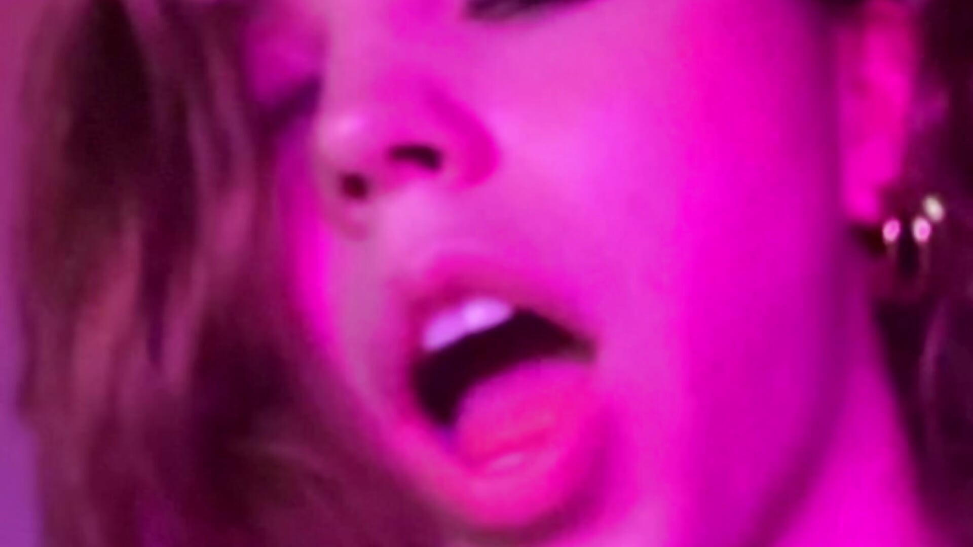 A29A1D2D-310C-48AE-A8D5-FA3CF27DF090 - clip cu Aneruivinhaa model videochat