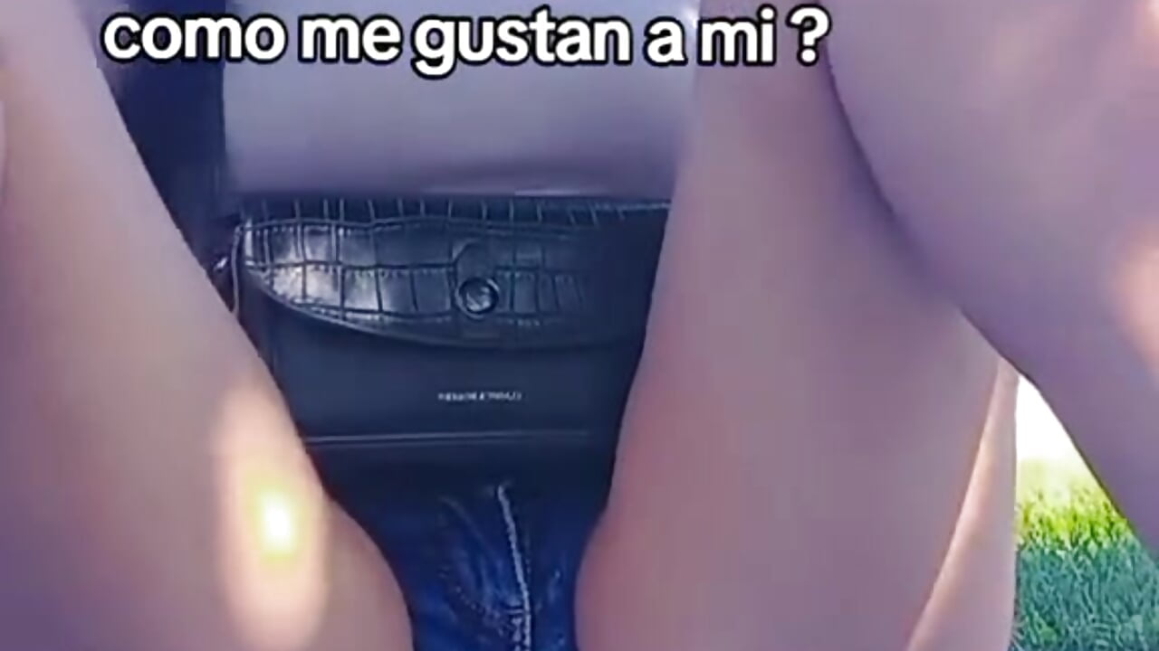 Look carefully at the size of my pussy 🔥🔥 - video av HookerSlutLatin cam-modell