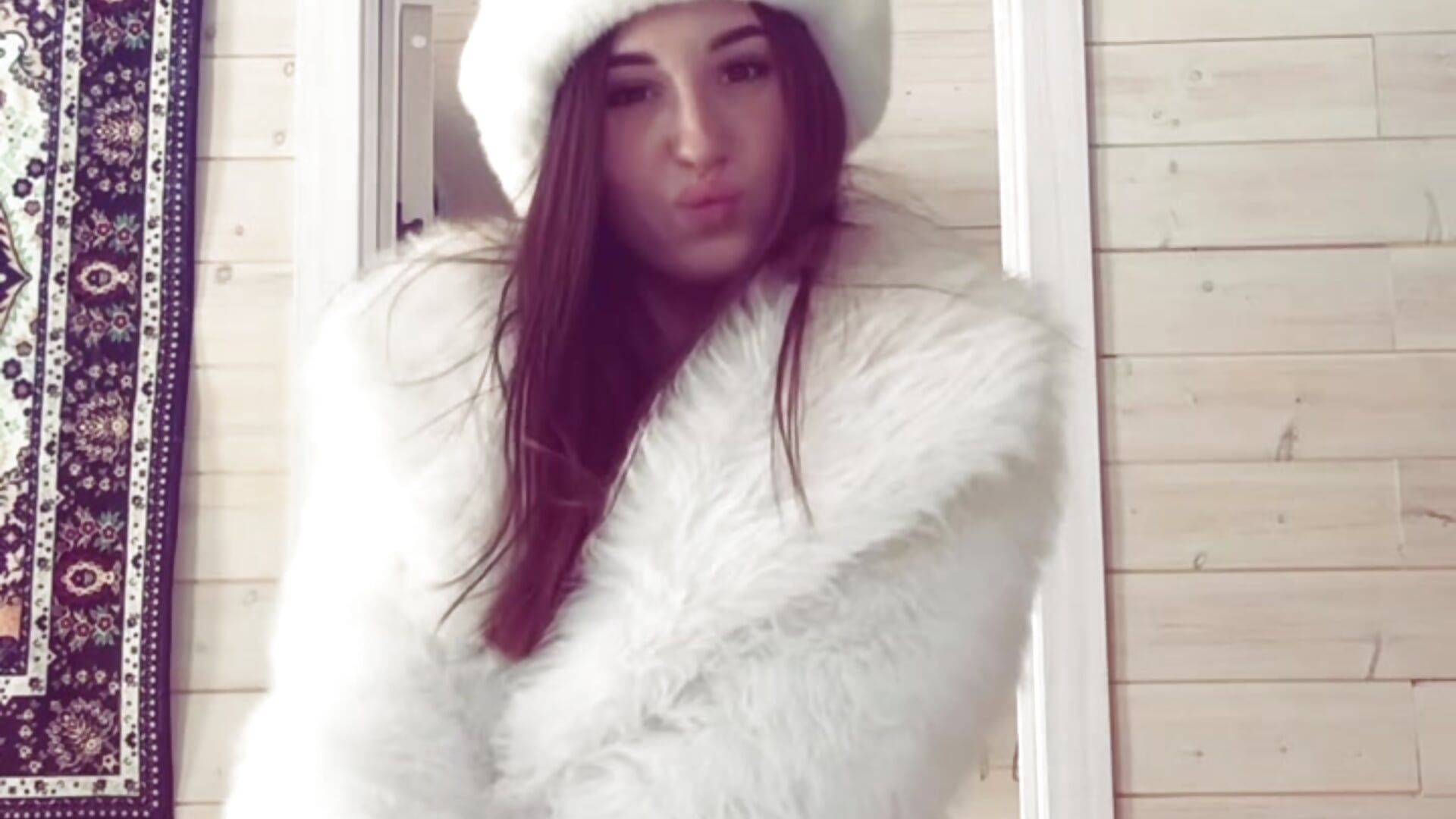 Dance) - video của người mẫu cam Emily_Lews