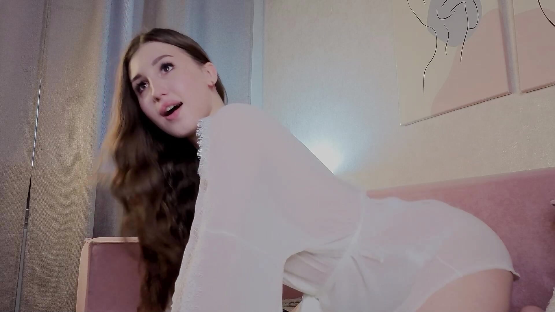 Hello, my good friend, do you want to take me in your arms 🌹 - video by Emily_Lews cam model