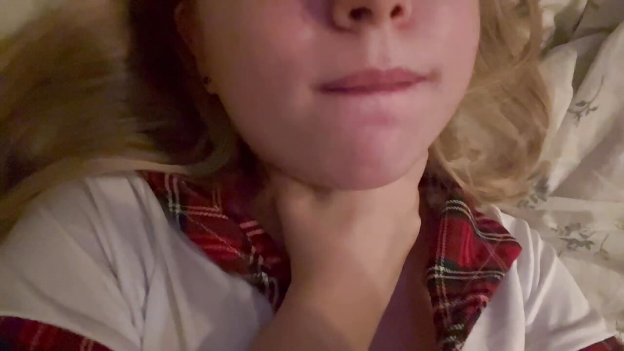 Are you spying on me? - vídeo de la modelo de cam Linda__Bloom