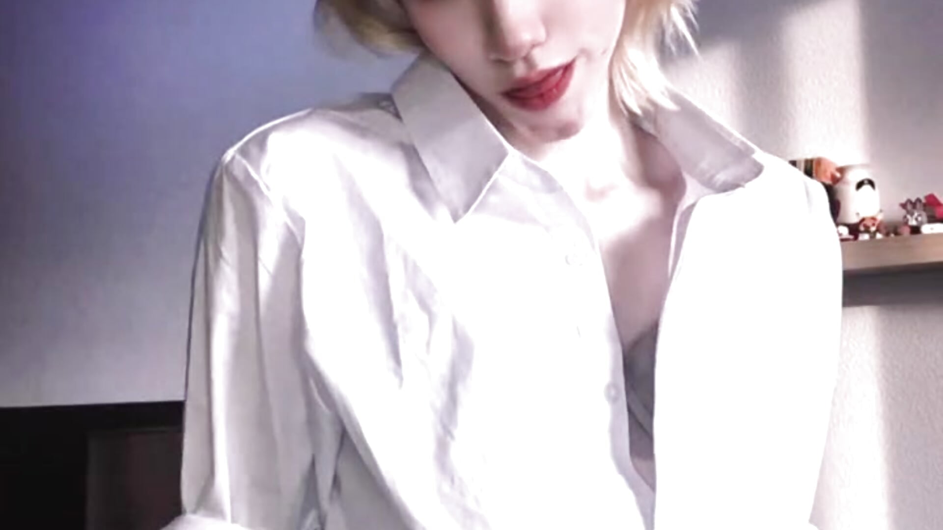 Cold April - video by HirokoMassengills cam model