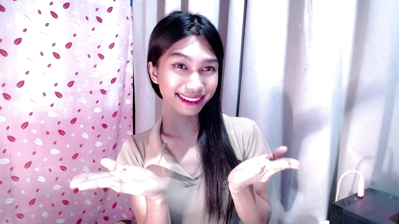 kissess you with great smile:) - 視頻由 katrina_bigcock69 主播提供