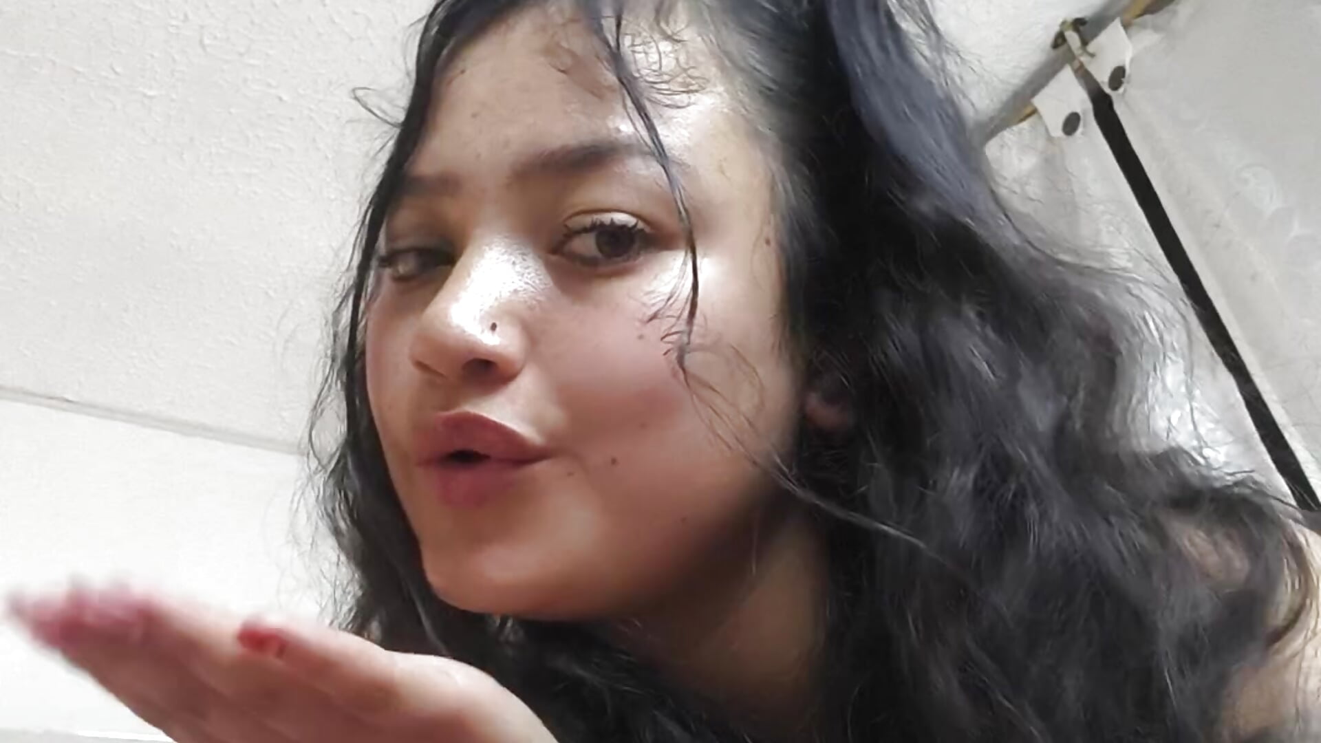 1000057134.mp4– Bloom_Dahlia kameramodell videója