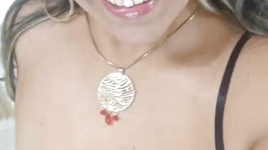 Welcome to my room, learn more about me, I am a very kind and sexy girl - video van Cinnamon_Skin01 cam-model