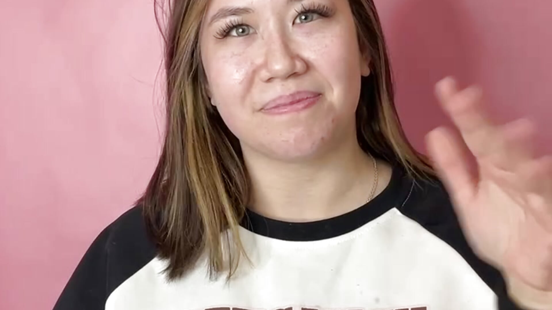 Hello🥰– DelenaMinier kameramodell videója