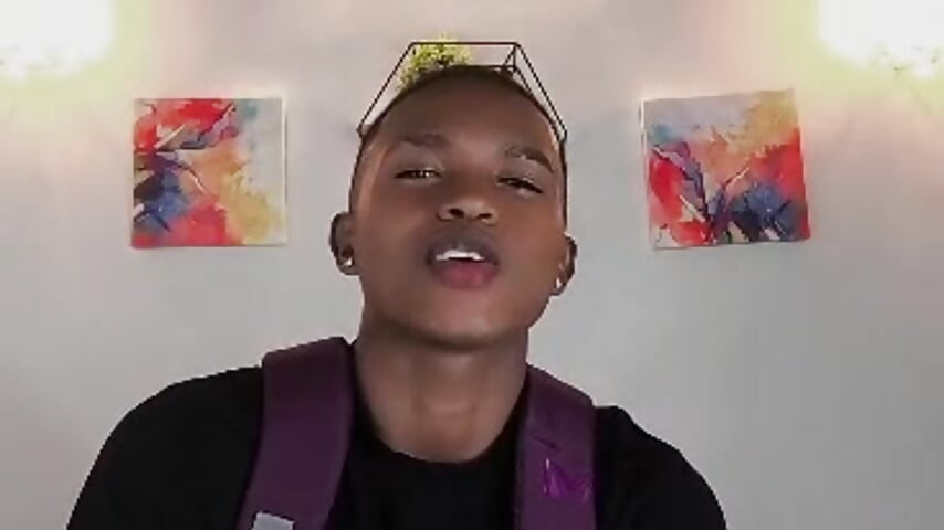 💶👌🏿 - vídeo de la modelo de cam hanssmitt