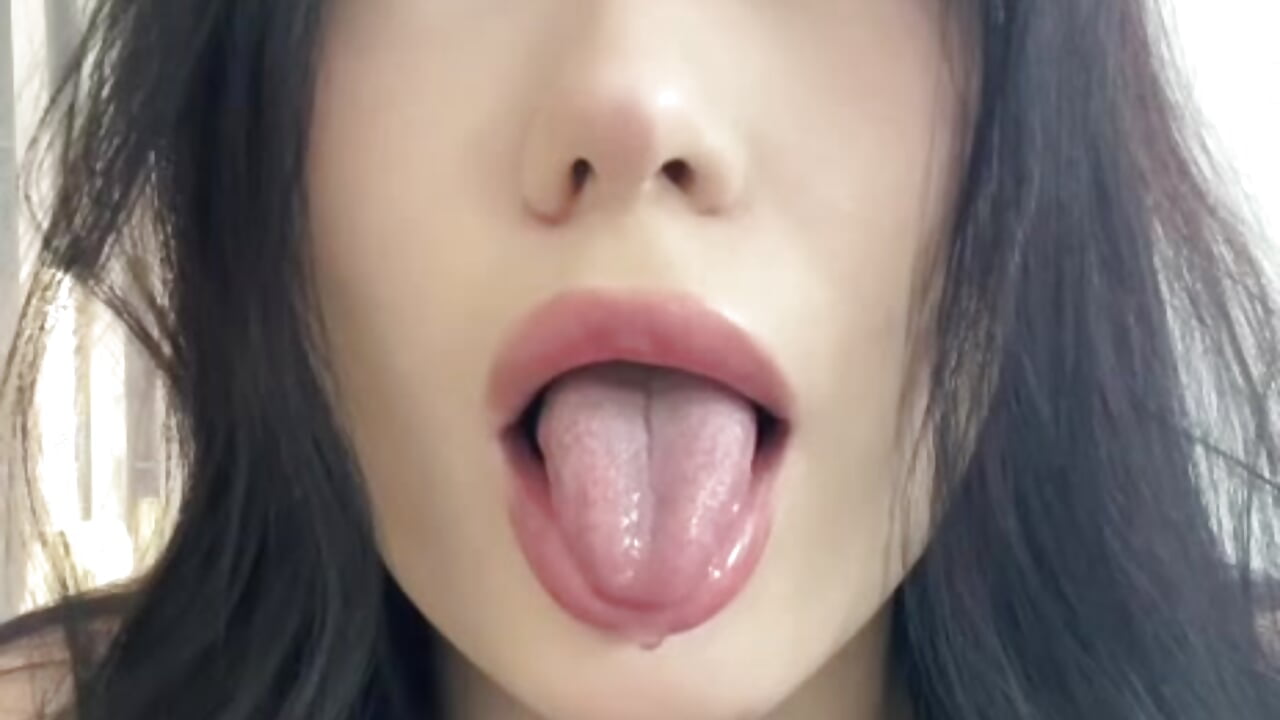 SALIVARY AHEGAO – video af VikkyVonn cam-model